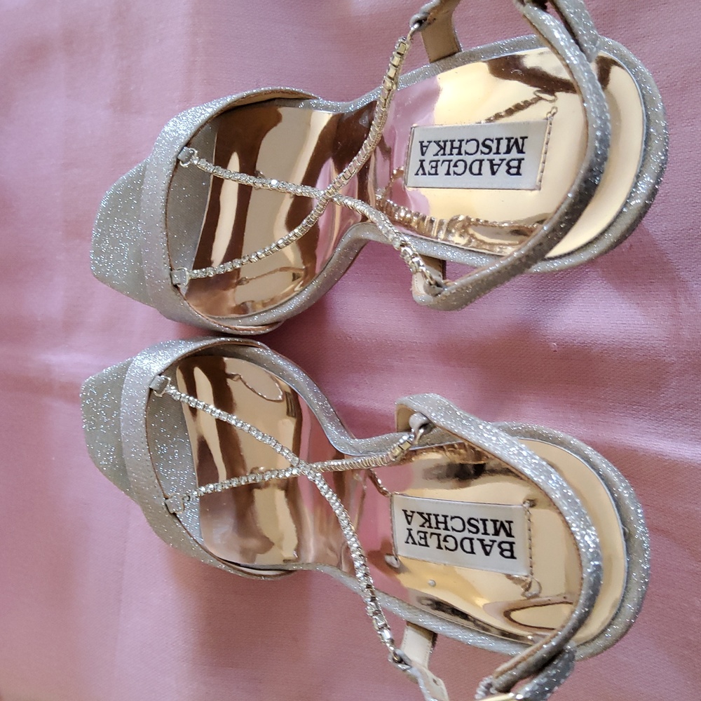 Badgley Mischka Criss-cross Strappy Heels.. - Picture 5 of 12